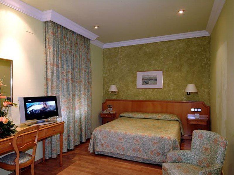 Regencia Colon Hotel บาร์เซโลนา ภายนอก รูปภาพ