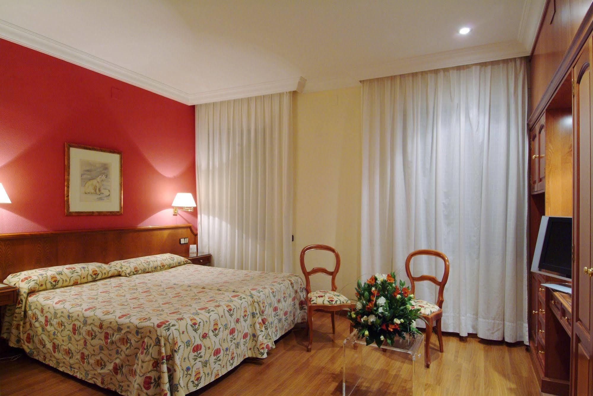 Regencia Colon Hotel บาร์เซโลนา ภายนอก รูปภาพ