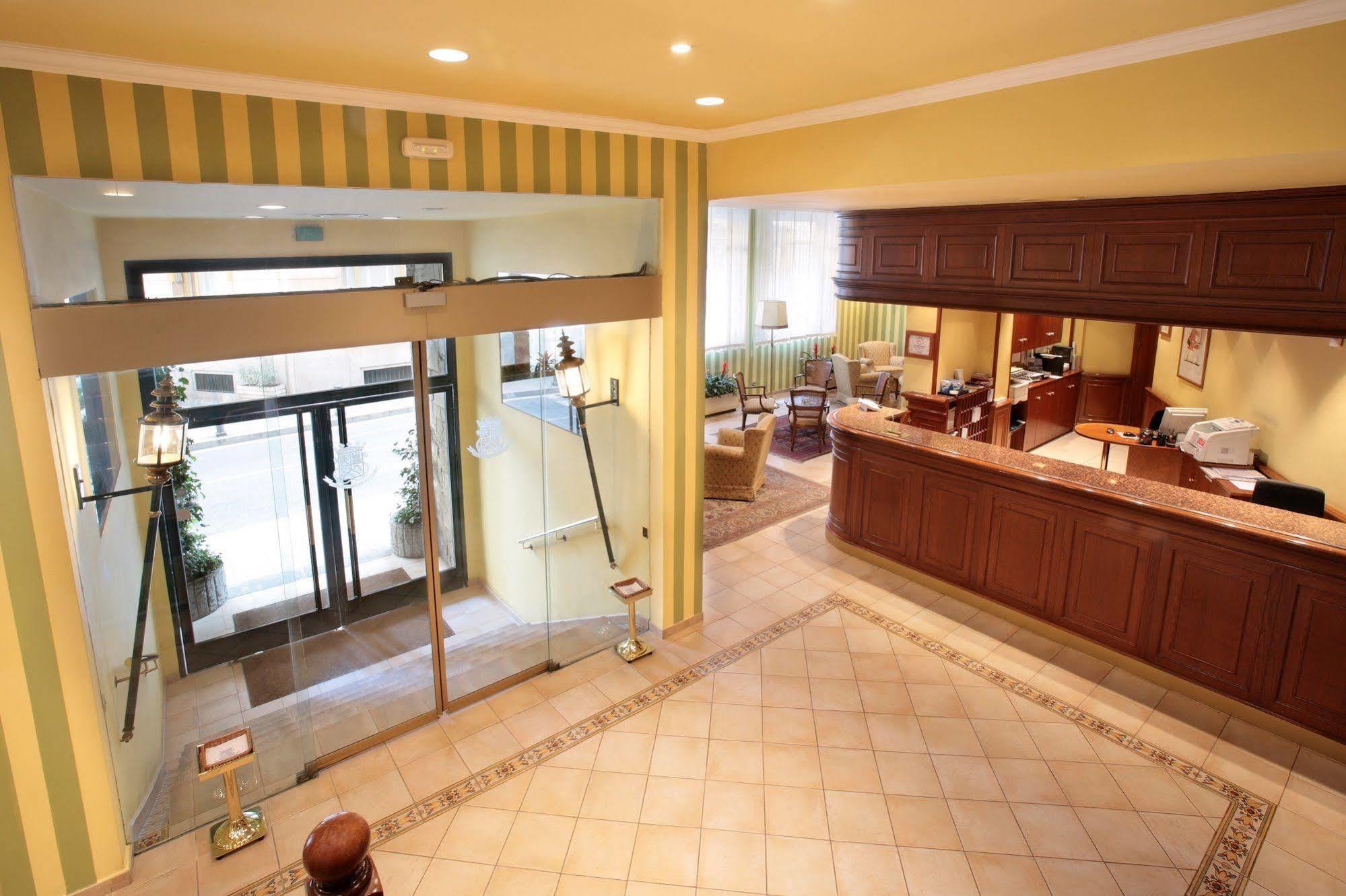 Regencia Colon Hotel บาร์เซโลนา ภายนอก รูปภาพ