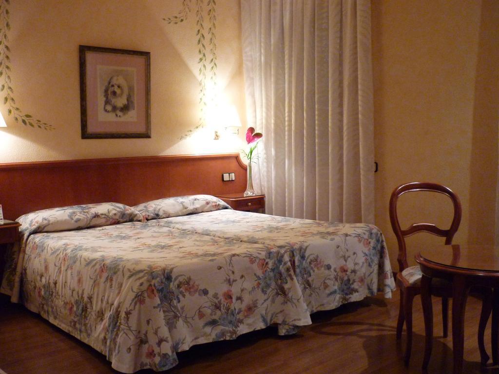 Regencia Colon Hotel บาร์เซโลนา ภายนอก รูปภาพ